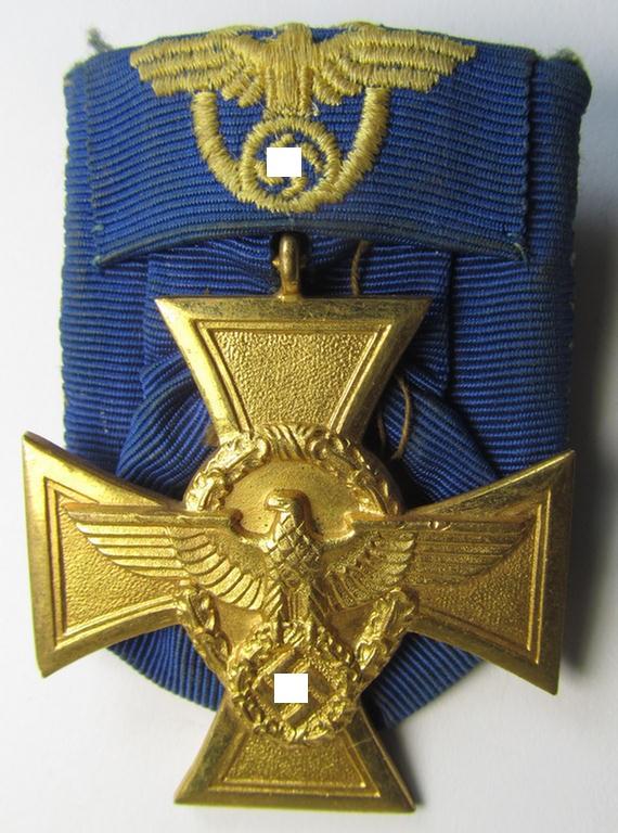 Superb, golden-class, so-called: 'Polizei-Dienstauszeichnung 1. Stufe' (or: police loyal-service medal first-class) that comes period-mounted as a so-called: 'Einzelspange'