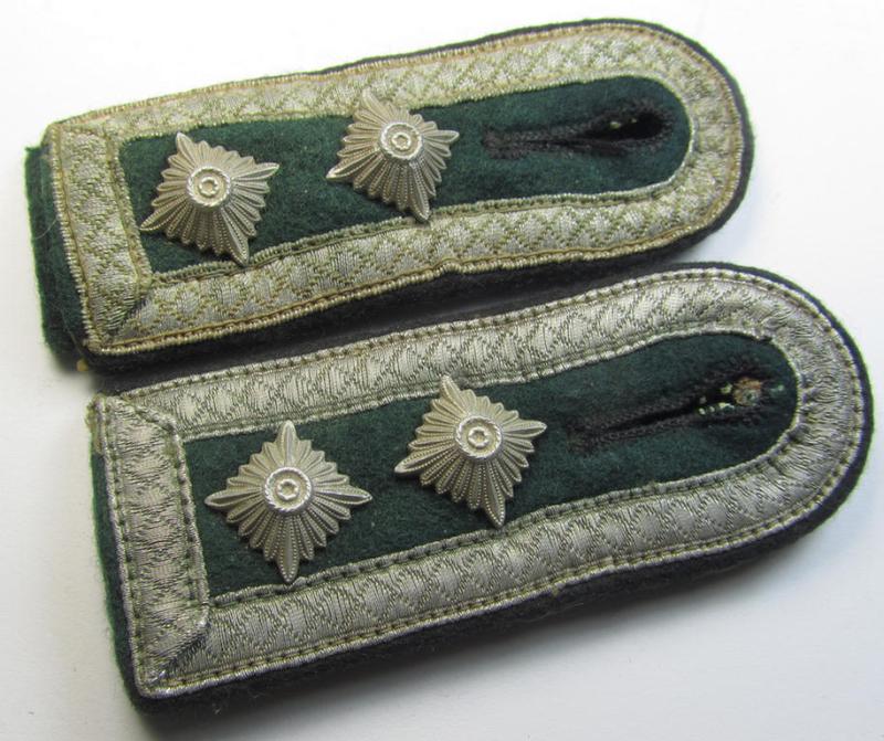 Attractive - and fully matching! - pair of WH (Heeres) early-war-period- (ie. 'M36'- ie. 'M40'-pattern, 'tailor-made'- and/or rounded-styled) NCO-type shoulderstraps as was intended for an: 'Oberfeldwebel eines Pionier-Abts. o. Rgts.'