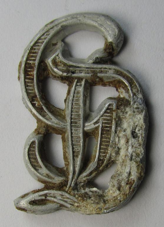 Interesting - albeit clearly damaged ie. 'relic-style' - WH (Heeres), early-war-period- (and aluminium-based) shoulderstrap-'cypher' as was intended for usage by an NCO serving within the: 'Grossdeutschland-Division'