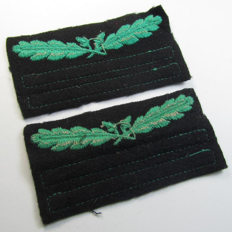 Attractive - and fully matching! - pair of officers'-pattern, WH (Heeres o. Waffen-SS) rank-insignia-bars (for usage on the various camouflaged-uniforms) as intended for an officer holding the rank of: 'Oberleutnant' (ie.: 'SS Obersturmführer')