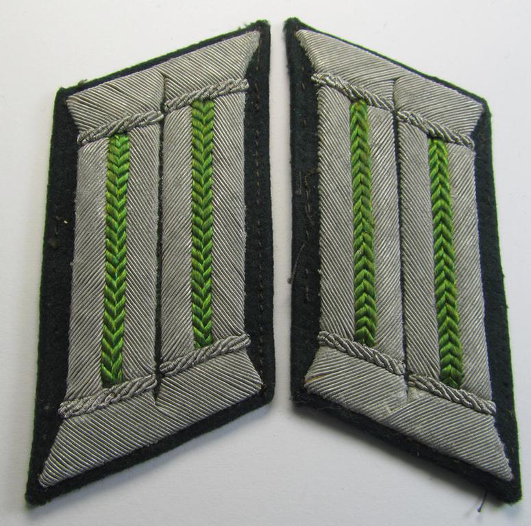 Superb - and fully matching! - pair of WH (Heeres) officers'-type collar-tabs as piped in the bright-green- (ie. 'hellgrüner'-) coloured branchcolour as was intended for an officer serving within the: 'Panzer-Grenadier-Truppen'