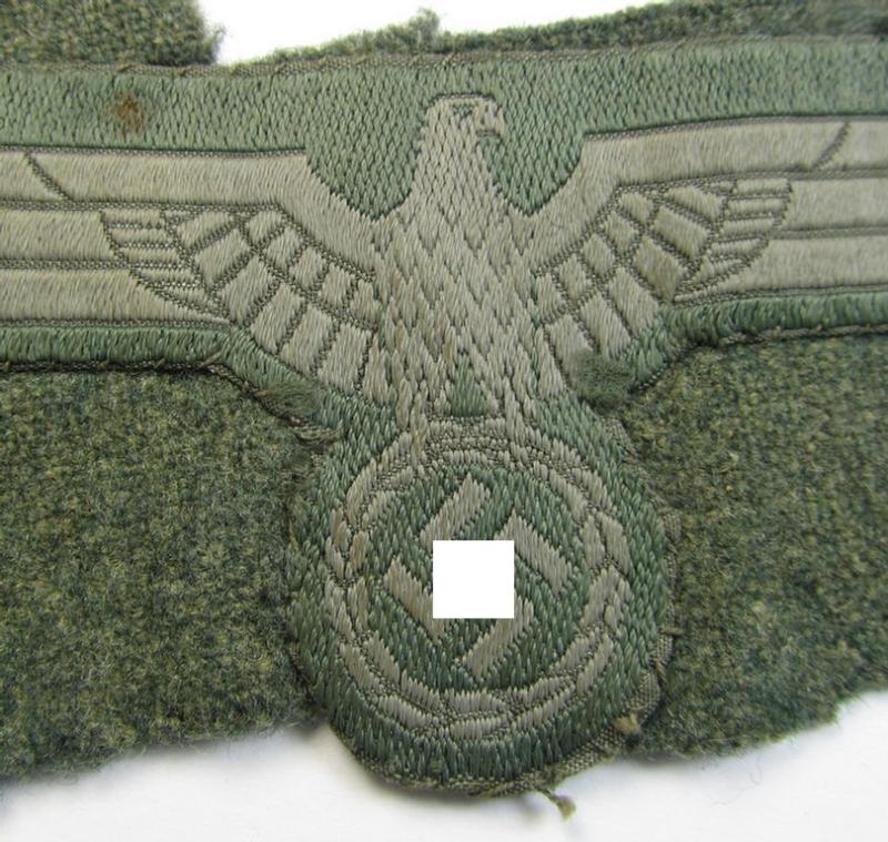 Neat, WH (Heeres) breast-eagle of the so-called: 'M41'- (ie. 'M43'-) pattern 'Brustadler für Mannschaften u. Unteroffiziere') as executed in the neat 'BeVo'-weave pattern that comes in a clearly 'cut-out-of a tunic'-, condition