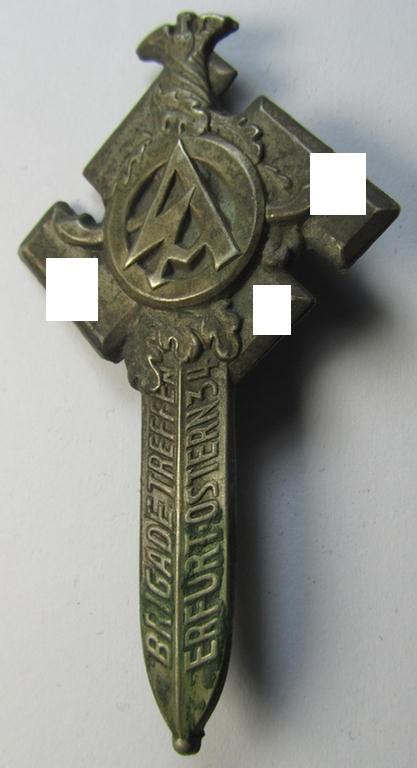 Superb - and truly scarcely found! - commemorative, silverish-toned- and typical tin-based - SA- (ie. 'Sturmabteilungen'-) related 'tinnie' depicting a sword, swastika and text (ie. date) that reads: 'Brigadetreffen - Erfurt - Ostern - 34'
