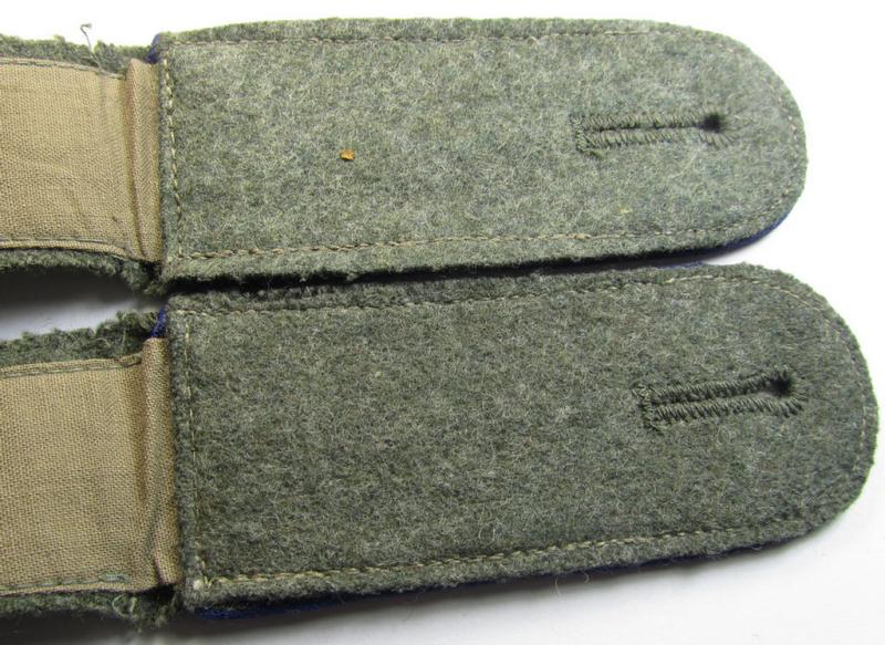 Attractive - fully matching and not that easily found! - pair of WH (Heeres) - I deem - early- (ie. mid-) war-period- (ie. 'M41 o. M43'-pattern-) EM-type shoulderstraps as was intended for usage by a: 'Soldat der Sanitäts-Truppen'