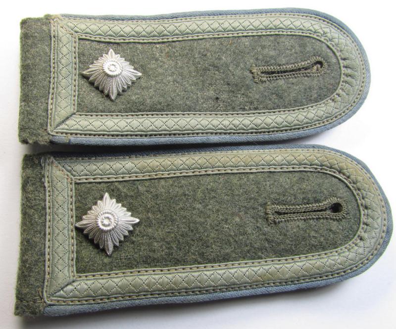 Superb - and fully matching! - pair of so-called: 'M-43-pattern', WH (Heeres) NCO-type shoulderstraps as was specifically intended for - and/or moderately worn by! - a: 'Feldwebel eines Nachschub-Abteilungs o. Regiments'