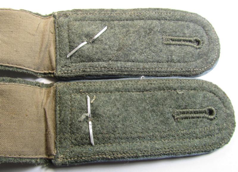 Superb - and fully matching! - pair of so-called: 'M-43-pattern', WH (Heeres) NCO-type shoulderstraps as was specifically intended for - and/or moderately worn by! - a: 'Feldwebel eines Nachschub-Abteilungs o. Regiments'