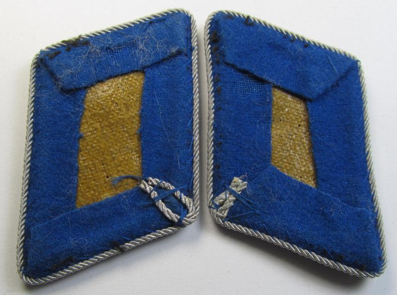 Superb - fully matching and actually not that easily found! - pair of WH (Luftwaffe) 'dual-piped', officers'-type collar-tabs as was intended for usage by a: 'Hauptmann der Reserve eines Flieger- o. Fallschirmjäger-Regiments'