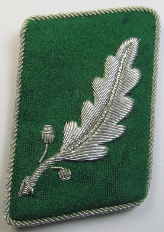 Superb - and fully matching! - pair of SA (ie. 'Sturmabteilungen') neatly hand-embroidered- and darker-green-coloured officers'-type collar-tabs (ie. 'Kragenspiegel') as was intended for an: 'SA-Standartenführer'