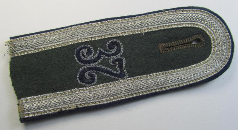 Attractive - albeit regrettably single - WH (Heeres), neatly 'cyphered' and early- (ie. pre-war-) period- (ie. 'M36'- ie. 'M40'-pattern) NCO-type shoulderstrap as was intended for usage by an: 'Unteroffizier des Sanitäts-Abts. 37'