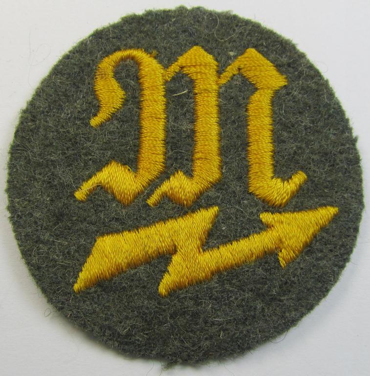 Superb - and scarcely encountered! - later-war period, WH (Heeres) machine-embroidered trade- and/or special career patch as intended for a: 'Nachrichtenmechaniker-Unteroffizier' (or: qualified signals-mechanic ie. NCO)