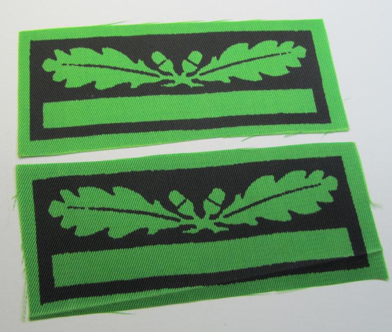 Attractive - and fully matching! - pair of officers'-pattern, WH (Heeres o. Waffen-SS) rank-insignia-bars (for usage on the various camouflaged-uniforms) as was used by an officer holding the rank of: 'Leutnant' (ie.: 'SS Untersturmführer')