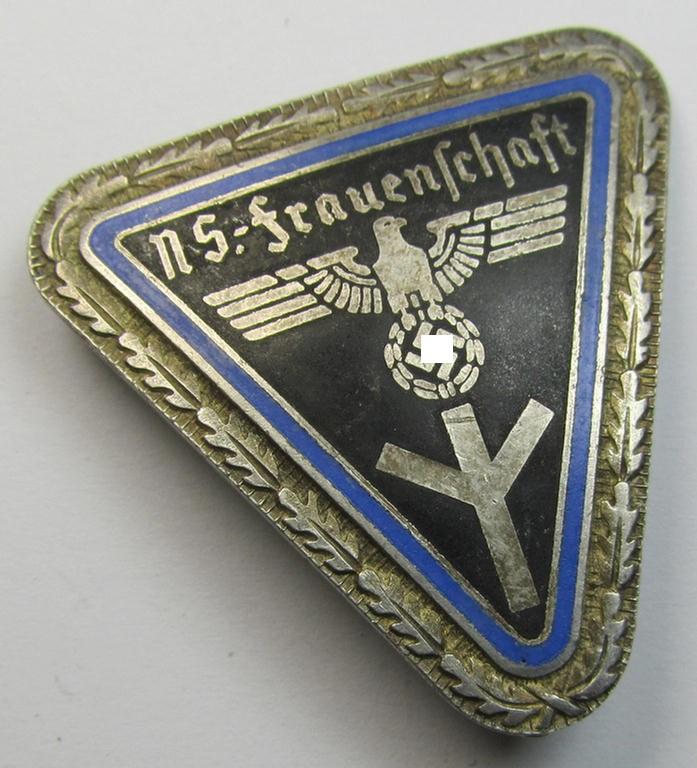Attractive, 'NS-Frauenschaft'- (ie. NSF-) membership-badge (ie. 'Mitgliedsabzeichen') as intended for an: 'Ortsfrauenschaftsleiterin einer Ortsgruppe' (that shows an: 'RzM M1/27'-designation on its back)