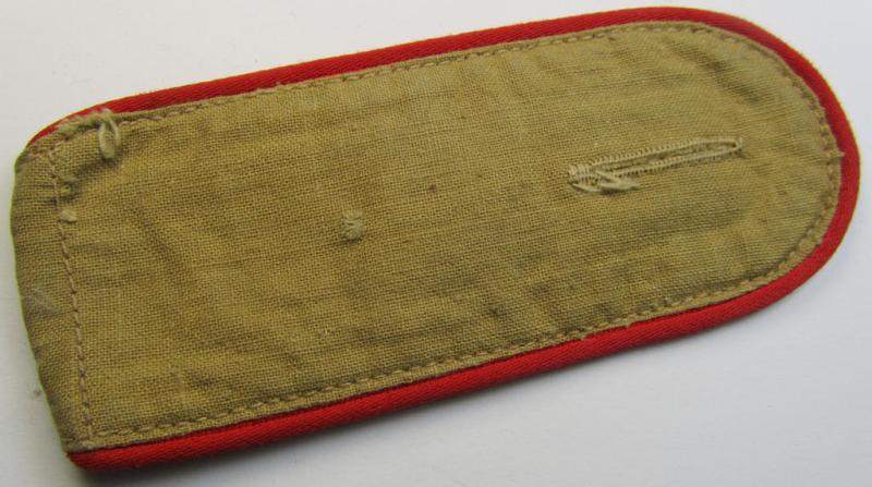 Neat - albeit regrettably single - WH (Luftwaffe) 'tropical-issue' shoulderstrap (as was specifically intended for usage on the tropical-shirts ie. tunics) as was specifically intended for a: 'Soldat der Flakartillerie-Truppen'