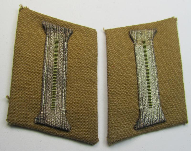 Attractive - very early-period- and fully matching! - pair of N.S.D.A.P.-type collar-patches (ie. 'Kragenspiegel für pol. Leiter') as was intended for usage by an: 'N.S.D.A.P.-Ortsgruppenleiter' and that comes in a wonderful condition