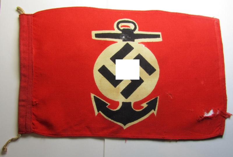 Interesting, smaller-sized- and TR-period 'vessel-flag' being a so-called: 'Wassersportflagge' (being of the desirable size of: 30 x 21 cms. that is fabricated in typical, linnen-based fabric) and that comes in a minimally damaged condition
