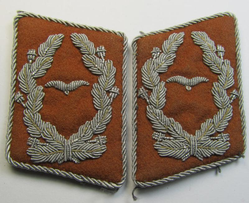 Attractive - and fully matching! - pair of WH (Luftwaffe) officers'-type collar-patches as was specifically intended for usage by a: 'Major u. Mitglied der LW-Nachrichten-Truppen'