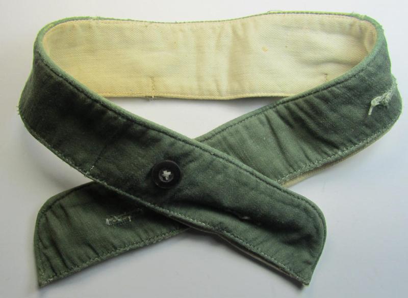 Neat, WH (Heeres, Waffen-SS etc.) greenish- ie. field-grey-coloured- and/or 'standard-issue'-pattern so-called: 'Kragenbinde' (or: uniform inner-collar) being a regular-issued and/or non-maker-marked example that comes in an overall nice condition