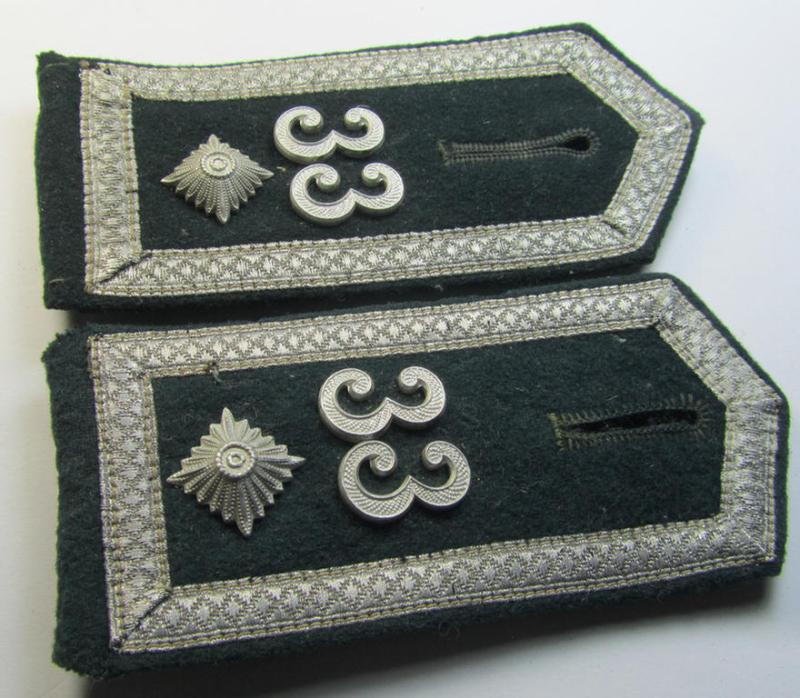Neat - albeit non-matching - pair of WH (Heeres), early- (ie. pre-) war-period, 'M36'-pattern (pointed-styled!) and generic-pattern, 'cyphered' NCO-type shoulderstraps as was intended for a: 'Feldwebel des Infanterie-Regiments 33'