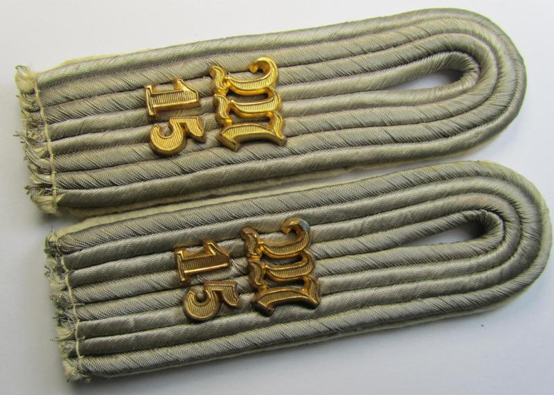 Attractive - and fully matching! - pair of neatly 'cyphered', WH (Heeres) officers'-type shoulderboards as was intended for - and presumably worn by! - a: 'Leutnant des Maschinengewehr-Bataillons 15'