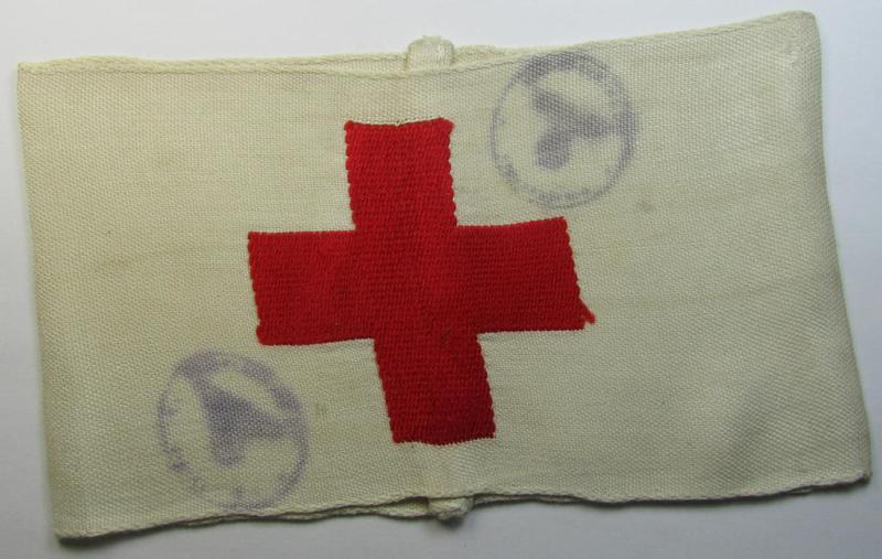 Attractive, WH (Heeres) related-, linnen-based- and/or neatly 'machine-embroidered', beige-white-coloured DRK- (ie. 'Deutsches Rotes Kreuz'-) armband (ie. 'Armbinde') as was intended for a staff-member serving as a medical orderly