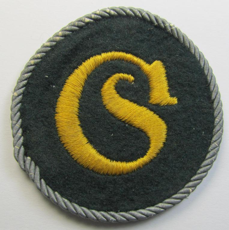 Neat, WH (Heeres) so-called: trade- and/or special-career arm-insignia (ie. 'Laufbahn- o. Tätigkeitsabzeichen') as intended for a: 'Geprüfter Schirrmeister' (being a machine-embroidered 'variant'