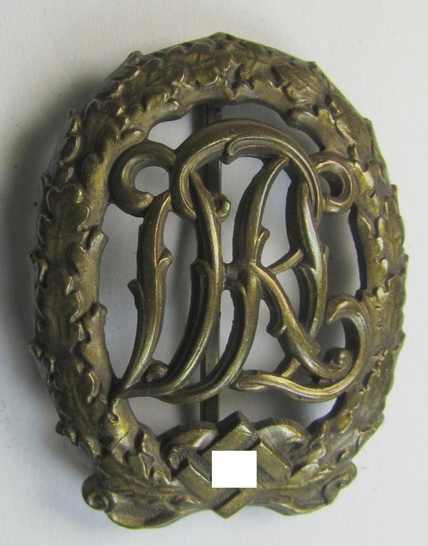 Attractive - and I deem just moderately worn- ie. used! - 'Reichssportabzeichen DRL in Bronze' (or: DRL sports'-badge in bronze) being an example that is nicely maker- (ie. 'Wernstein - Jena'-) marked on its back