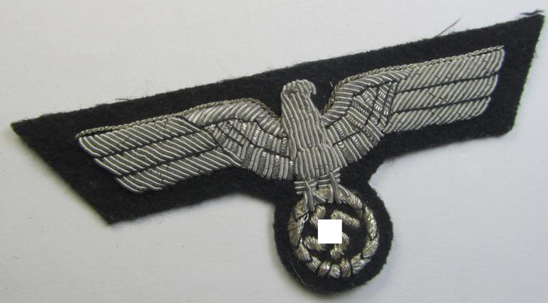Superb - and never used! - WH (Heeres) officers'-type, hand-embroidered breast-eagle (ie. 'Brustadler für Offz.') as was executed in silverish-coloured braid as was intended for usage on the various officers'- 'wrap-around'-pattern tunics