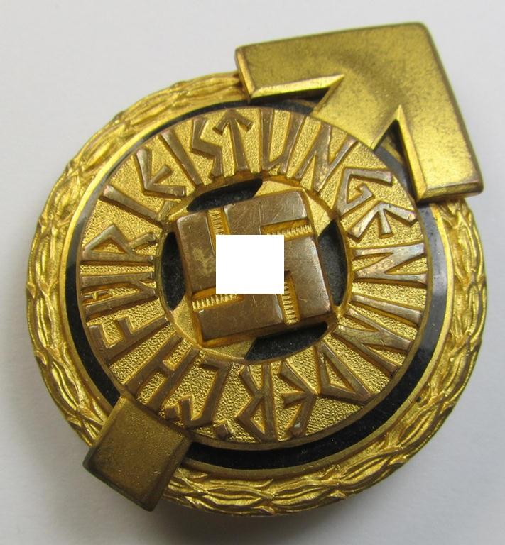 Stunning - and scarcely encountered! - 'Buntmetall'-based (and serial-numbered!) 'HJ'-related so-called: 'HJ-Führer-Sport-Abz.' being a maker- (ie. 'RzM M/101' or: 'G. Brehmer'-) marked, example that comes in a hardly used- nor worn, condition