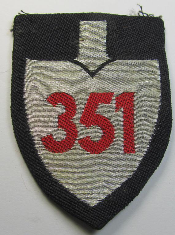 Attractive, officers'-pattern so-called: RAD (ie. 'Reichsarbeitsdienst') sleeve-badge (or: 'Dienststellenabzeichen') bearing the specialist- (ie. unit-) designation that reads: '351'