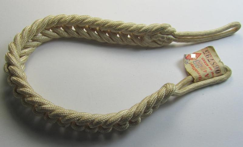 Superb - and actually rarely encountered! - HJ/BDM/DJ (ie. 'Hitlerjugend' etc.) white-coloured so-called: 'leaders-lanyard' (ie. 'Führerschnur') as was intended for usage by a: 'Stammführer' (retaining its 'RzM'-etiket!)