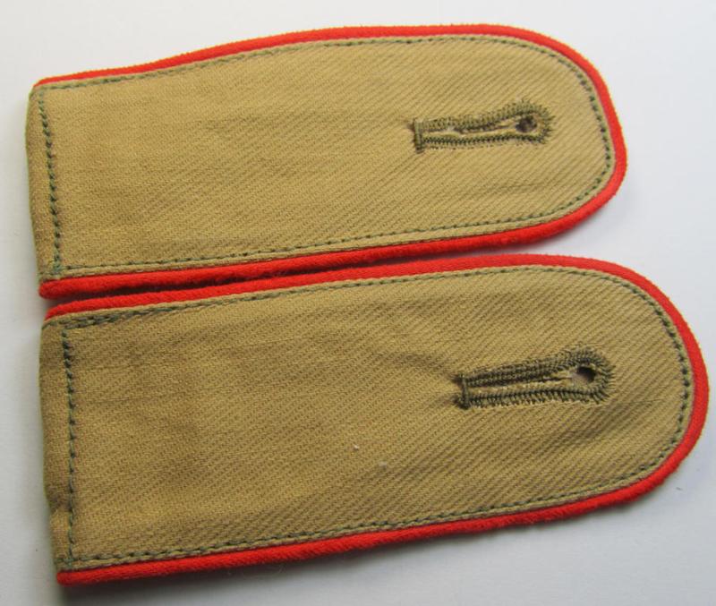 Superb - and/or fully matching! - pair of WH (Luftwaffe) 'tropical-styled', enlisted-mens'-type shoulderstraps (as was specifically intended for usage on the tropical-shirts ie. tunics) as was intended for a: 'Soldat der Flak-Artillerie-Truppen'