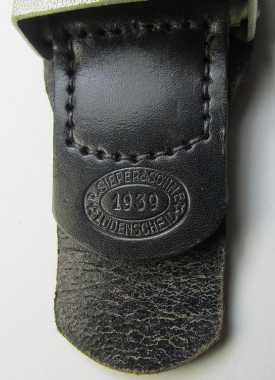 Stunning, Polizei (ie. police) silver-coloured- and/or aluminium-based EM/NCO-pattern belt-buckle that comes mounted onto its black-coloured- and/or: leather-based tab and that is neatly marker- (ie. 'R. Sieper & Söhne'-) marked and/or dated: '1939'