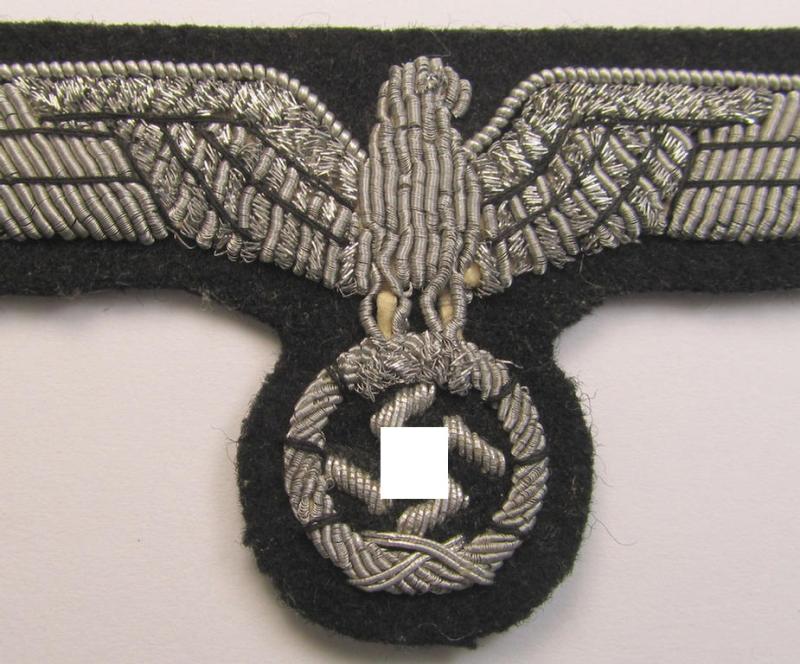 Superb - and just moderately used! - WH (Heeres) officers'-type, hand-embroidered breast-eagle (ie. 'Brustadler für Offz.') as was executed in silverish-coloured braid as was intended for usage on the various officers'- 'wrap-around'-pattern tunics