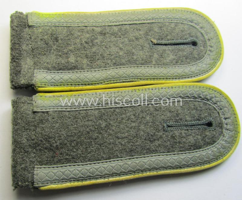 Attractive - and fully matching! - pair of WH (Heeres) NCO-type (ie. 'M40-/M43'-pattern) shoulderstraps as was intended for usage by an: 'Unteroffizier eines Heeres Nachrichten-Abteilungs'