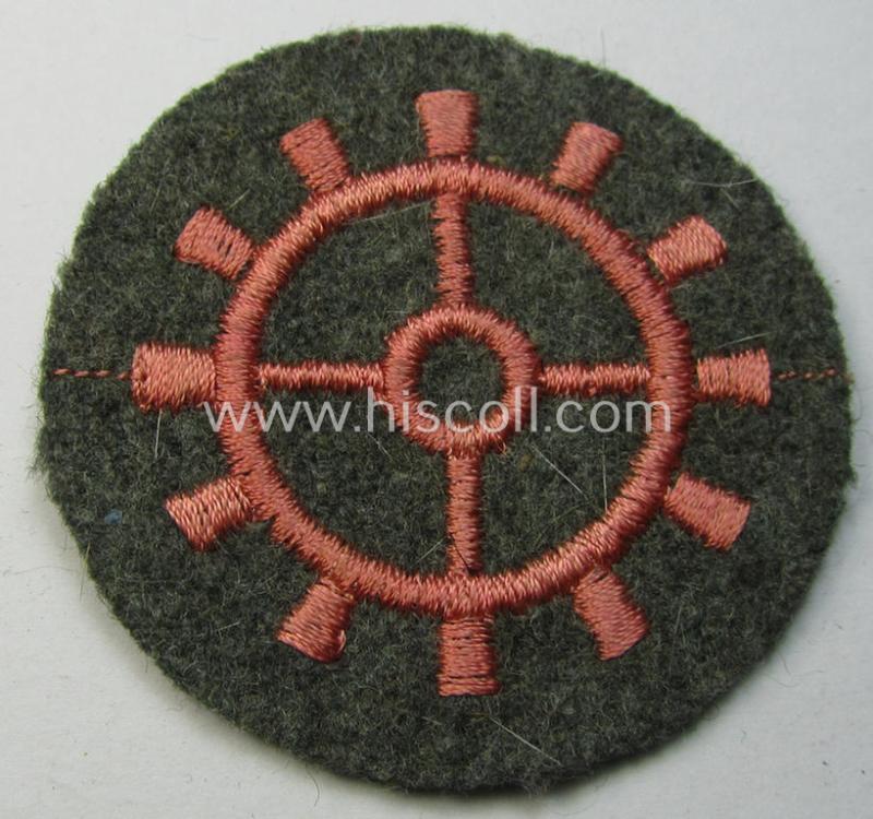 WH (Heeres ie. 'Panzer'-) machine-embroidered, trade- ie. special-career patch as was intended for usage by a: 'Panzerwarte o. Kfz.-Warte II' (ie. 'Panzer'- and/or vehicle mechanic)