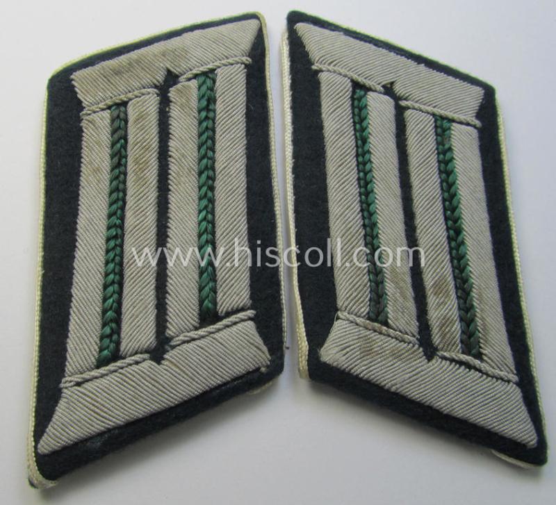 Attractive - and fully matching! - pair of WH (Heeres) officers'-type collar-tabs (ie. 'Kragenspiegel für Offiziere') as intended for an: 'Beambter ie. Offizier des gehobenen Dienstes'