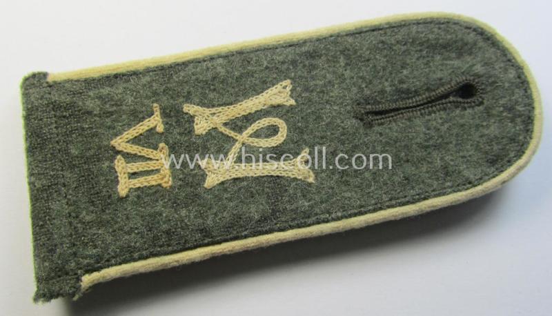 Superb - albeit single! - early- (ie. mid-) war-period- (ie. 'M40/M43'-pattern) neatly 'cyphered' WH (Heeres) EM-type shoulderstrap as was intended for a: 'Soldat der Infanterie-Truppen u. Mitglied des Wehrkreis-Kds. 7'