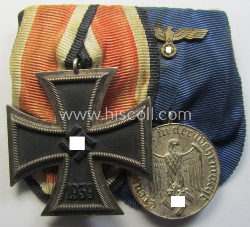 Attractive - two-pieced- and I deem early war-period! - WH (Heeres o. KM) medal-bar (ie. 'Doppelspange') showing resp. an: 'EKII. Klasse' and a: 'WH-Dienstauszeichnung 4. Stufe' (having a silver-toned eagle-device attached)