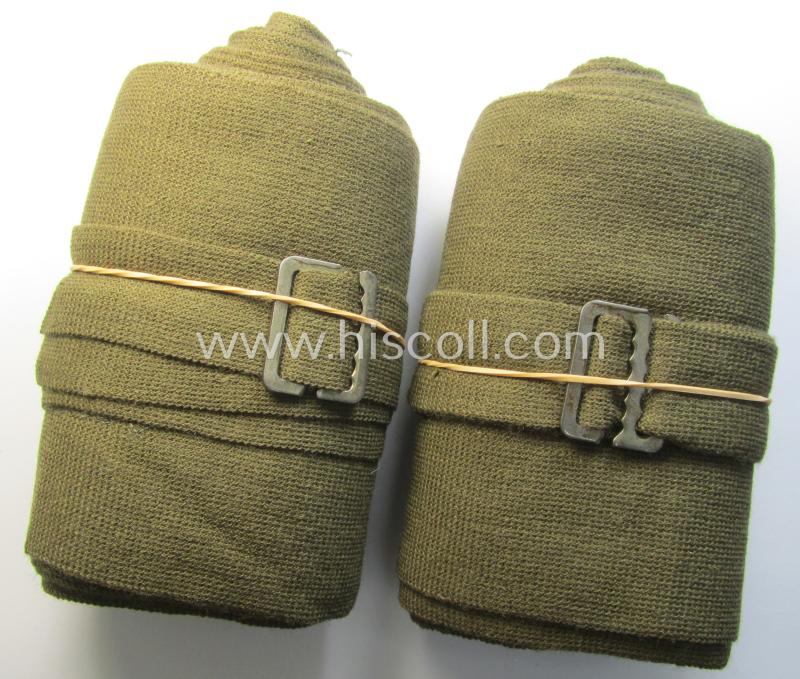 Attractive - and fully matching! - pair of (I deem) 'tropical-issue' WH (Heeres) greenish-tan-coloured- and/or fine-woolen-based, so-called: 'Wickel-Gamaschen' (ie. puttees) being maker-marked examples that come in a hardly used- nor worn-, condition