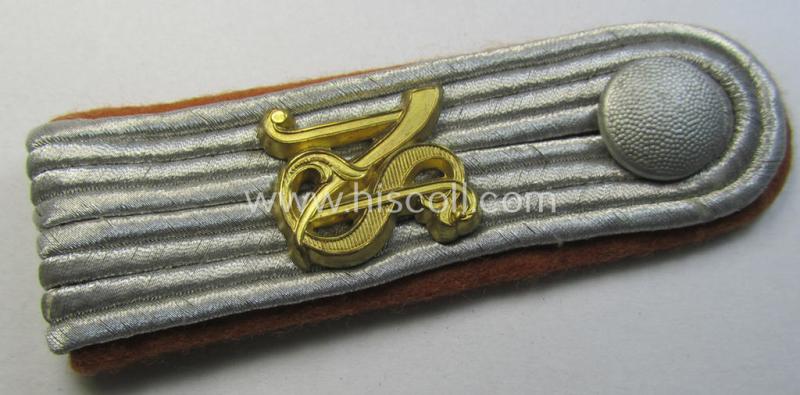 Neat - albeit regrettably single! - WH (Luftwaffe) neatly 'cyphered', officers'-type shoulderboard as piped in the light-brown-coloured branchcolour as was intended for a: 'Leutnant der Nachrichten-Trpn. u. Mitglied einer Nachrichten-Schule'