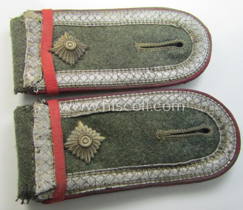 Superb - and/or fully matching! - pair of WH (Heeres), 'M40'- (ie. 'M43'-) pattern, NCO-type shoulderstraps having a rarely seen pair of regimental-indicator 'slip-ons' period-attached as was intended for a: 'Feldwebel eines (Nebel)Werfer-Rgts.'