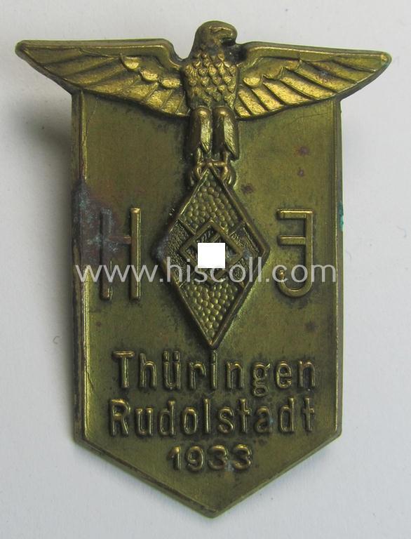 Attractive - and scarcely encountered! - HJ o. DJ- (ie.'Hitlerjugend o. Deutsches Jungvolk') related 'tinnie' being a non-maker-marked example as executed in golden-bronze-toned 'pot-metal' and showing the text: 'HJ - Thüringen - Rudolstadt 1933'