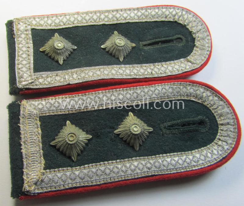 Neat - albeit minimally mis-matched - pair of WH (Heeres) early-war-period- (ie. 'M36'- ie. 'M40'-pattern, 'standard-issued'- and/or rounded-styled) NCO-type shoulderstraps as intended for an: 'Oberwachtmeister eines (Sturm)Art.-Abts. o. Rgts.'