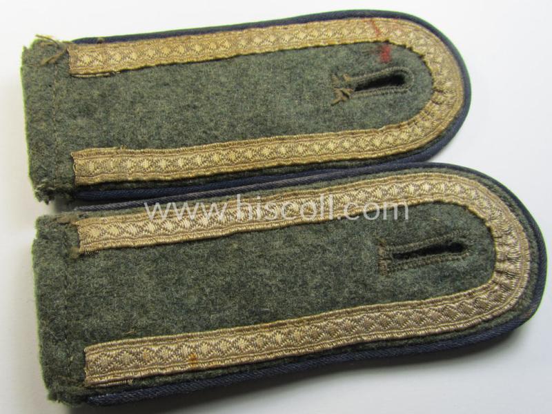 Attractive - fully matching and scarcely found! - pair of WH (Heeres) - I deem - early- (ie. mid-) war-period- (ie. 'M41/M43'-pattern) NCO-type shoulderstraps as was intended for usage by an: 'Uffz. einer Sanitäts-Abteilungs'