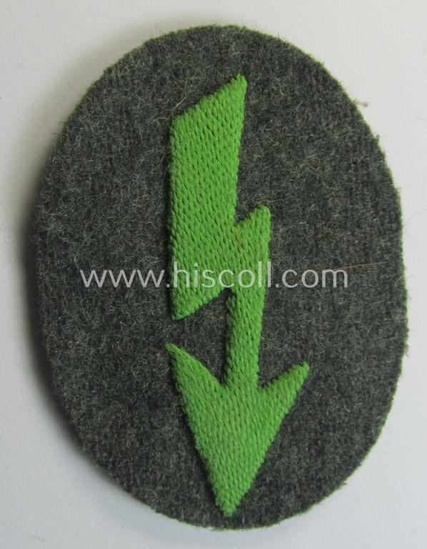 Attractive, WH (Heeres) hand-embroidered, trade- and/or special-career insignia (or: 'Signal Blitz') as was intended for a soldier who served within the: 'Panzer-Grenadier-Truppen'