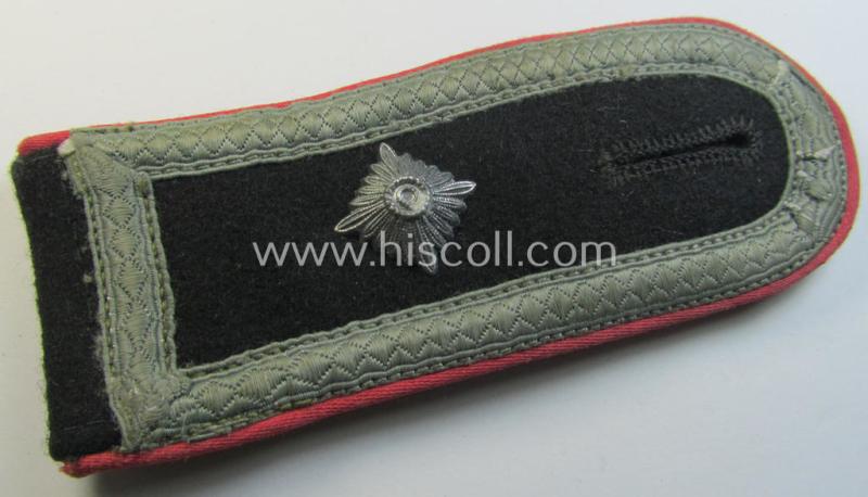 Superb - albeit regrettably single! - WH (Heeres) I deem mid- (ie. later-) war-period, NCO-type shoulderstrap (as was specifically used on the black-coloured 'wrap-around'-tunics!) as intended for usage by a: 'Feldwebel eines Panzer-Regiments'