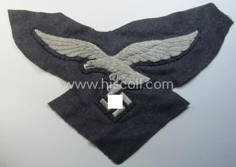 Stunning - very decorative and truly scarcely encountered! - neatly hand-embroidered, WH (Luftwaffe)-related specific 'Umhang' (= cape) officers-pattern eagle (ie. 'Adler für Umhang für Offiziere der Luftwaffe')
