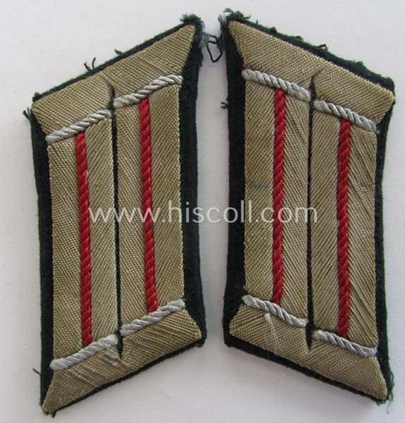 Moderately used - and fully matching! - pair of WH (Heeres) officers'-type collar-tabs, as was piped in the bright-red-coloured branchcolour as was intended for usage by an: 'Offizier der (Sturm)Artillerie-Truppen'