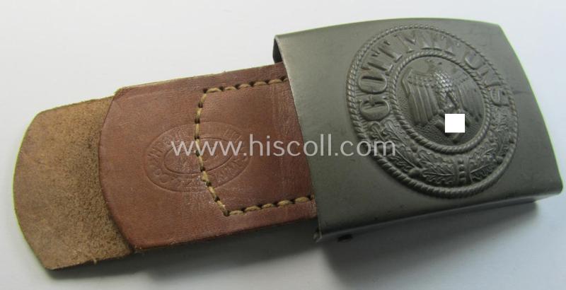 Stunning, WH (Heeres) field-grey-coloured- and/or steel-based belt-buckle being a maker- (ie. 'C.W. Motz'-) marked- and/or: '1941'-dated example that comes mounted onto its leather-based tab and that comes in a 'mint-/unissued', condition