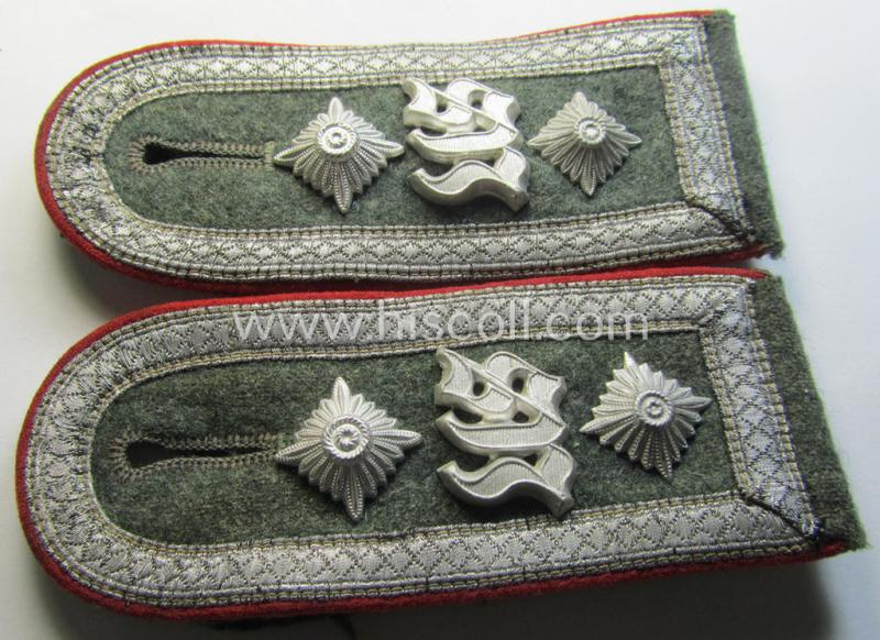 Attractive - and fully matching! - pair of WH (Heeres), early-war period- (ie. 'M40'/'M43'-pattern) 'cyphered', NCO-type shoulderstraps as was intended for usage by an: 'Oberwachtmeister u. Mitglied einer Art.-Uffz.-Schule'